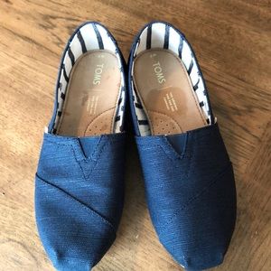 Women’s TOMS only worn once